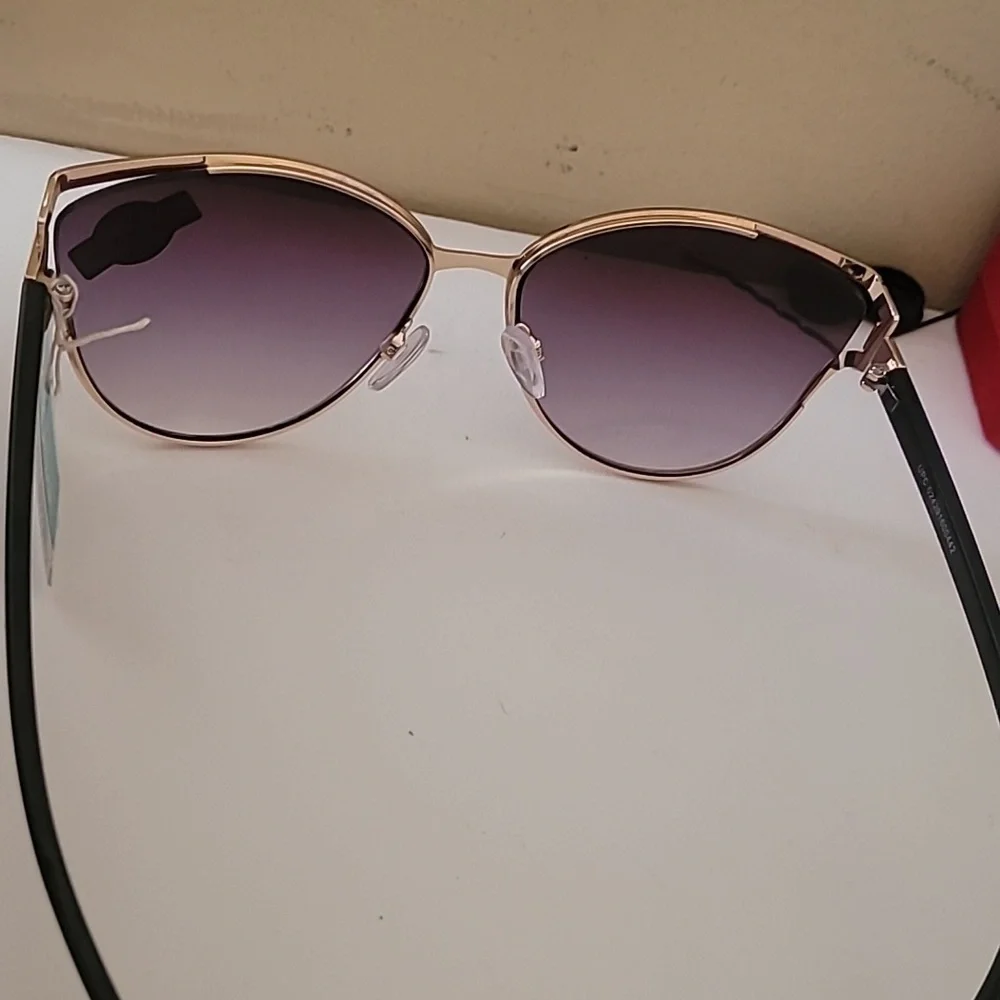 Brand New Womans Sunglasses - Picture 4 of 5